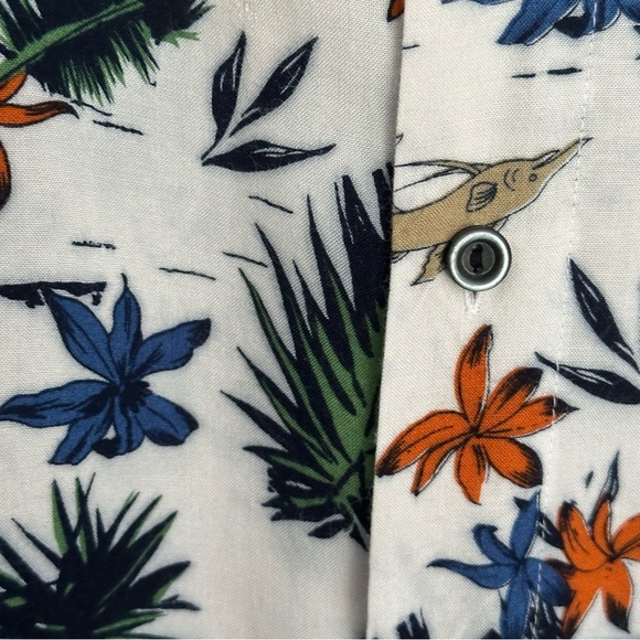 Men’s Casual shirt,Hawaiian style vintage,used good condition. - Picture 3 of 5